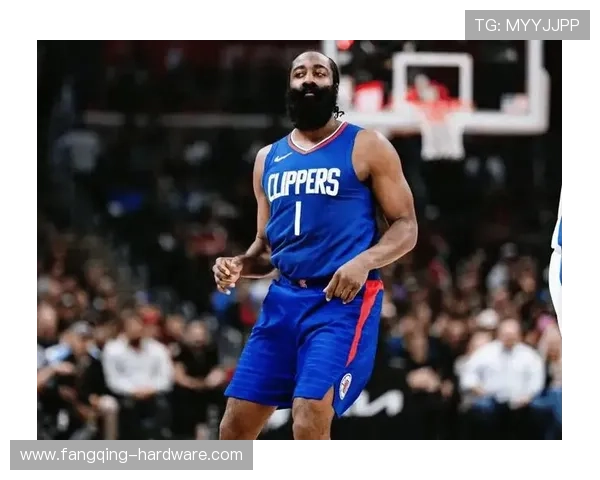 哈登小卡第三节体力透支哈登上半场主动请求休息引关注